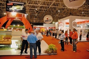  &gt;&gt; 1 View into the exhibition hall during the 37th meeting 