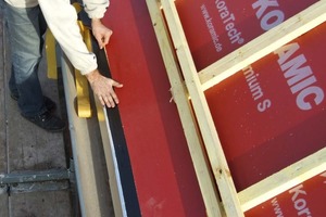  &gt;&gt;4 Sicherer Anschluss der Unterdeckbahn an der Traufe mit Klebeband KoraTech Multi Tape 