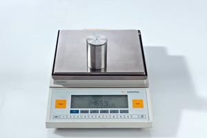  »2 Pycnometer and scale for determination of the litre weight 