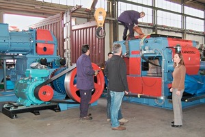  »5 Einer von 200 Containern für das neue Werk SARL Banou Messaoud wird verladen 