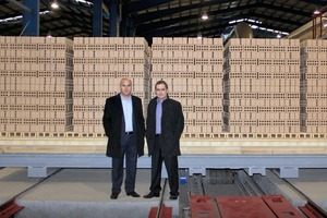  »6 Aso Mohammed Ali, President of the Halabja Group (left), and Dimitris Kiliaris, Managing Director of Sabo S.A., during commissioning of the plant 