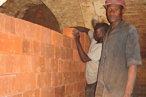  »14 Building a brick partition wall in kiln 2 