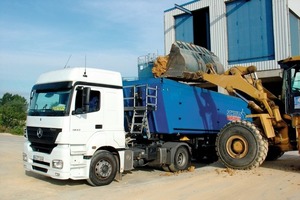  »7 Loading of filter cake (Osterfeld Building Materials Plant, Saxony-Anhalt) 