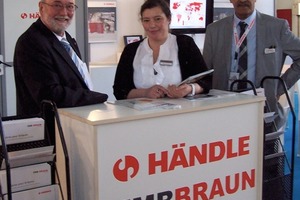  »2 Dieter Kamp, Händle Sales, left and Nacera Boularbi, Managing Director of Händle Algeria 