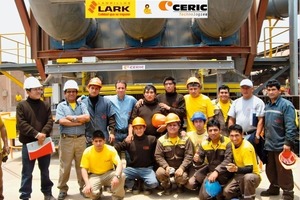  »3 The Peruvian team in front of the new Ceric rapid dryer 