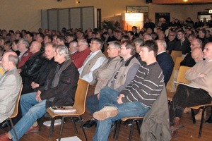  » Mehr als 500 Architekten und Fachplaner informierten sich über Energieeffizienz und Ersatzneubau Foto: Ziegel- und Betonwerke Lücking, Paderborn. 